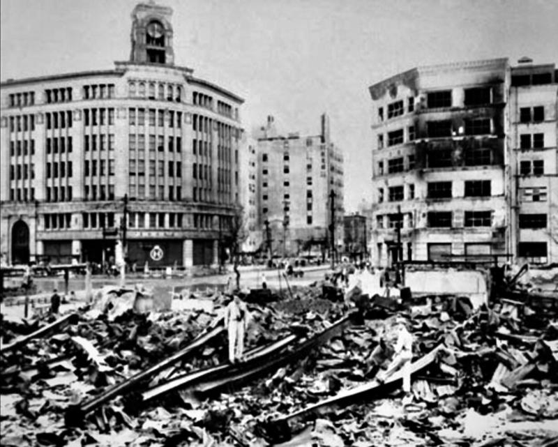 銀座に残る「戦争の痕跡」とある女性との出会い, 都心商業地への初めての大規模空襲, 銀座線の改修工事で垣間見えた爆撃の痕跡, 戦後80年の時を経て大きく変わった銀座の街を歩く