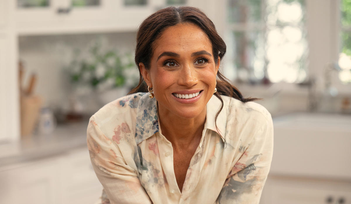 DOES MEGHAN LONG FOR UK LFIE? WHAT MEGHAN MISSES MOST, LEADING A VASTLY DIFFERENT LIFE, DOES MEGHAN LONG FOR UK LFIE?, PRESSING PAUSE ON THE IDEA, STRONG ENGLISH UNDERTONES, MAGIC FM WINS MEGHAN'S HEART, MEGHAN'S FAVOURITE DRIVNIG STATION, 'ZEBRA' INSTEAD OF 'ZEEBRA', DUCHESS' SIGNATURE ROAST CHICKEN, WEEKLY FAMILY FAVOURITE, WELCOMING BRITISH TRADITIONS, MEGHAN AND HARRY'S 'DUVET DAY', CELEBRATING MOTHER'S DAY... UK STYLE, HINTING AT MISSING BRITAIN