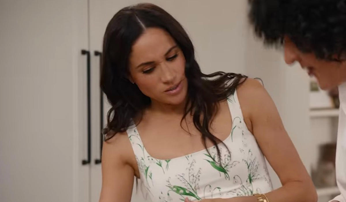 DUCHESS' SIGNATURE ROAST CHICKEN WHAT MEGHAN MISSES MOST, LEADING A VASTLY DIFFERENT LIFE, DOES MEGHAN LONG FOR UK LFIE?, PRESSING PAUSE ON THE IDEA, STRONG ENGLISH UNDERTONES, MAGIC FM WINS MEGHAN'S HEART, MEGHAN'S FAVOURITE DRIVNIG STATION, 'ZEBRA' INSTEAD OF 'ZEEBRA', DUCHESS' SIGNATURE ROAST CHICKEN, WEEKLY FAMILY FAVOURITE, WELCOMING BRITISH TRADITIONS, MEGHAN AND HARRY'S 'DUVET DAY', CELEBRATING MOTHER'S DAY... UK STYLE, HINTING AT MISSING BRITAIN