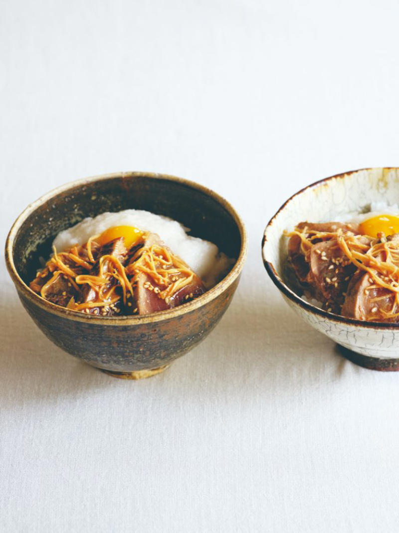 ごま油は減塩作用や食材の臭み取りにも, 高齢者ほど良質な油を積極的に摂ろう！, 鉄分たっぷり！「戻り鰹のごま油漬け」, 「鰹のとろろ丼」にアレンジして栄養価もUP