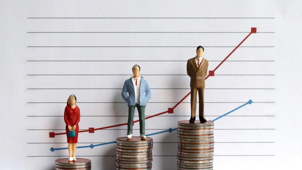 Age 18-21. Median annual salary: £24,440, Age 22-29. Median annual salary: £32,292, Age 30-39. Median annual salary: £39,988, Age 40-49. Median annual salary: £42,796, Age 50-59. Median annual salary: £40,456, 60+. Median annual salary: £36,036