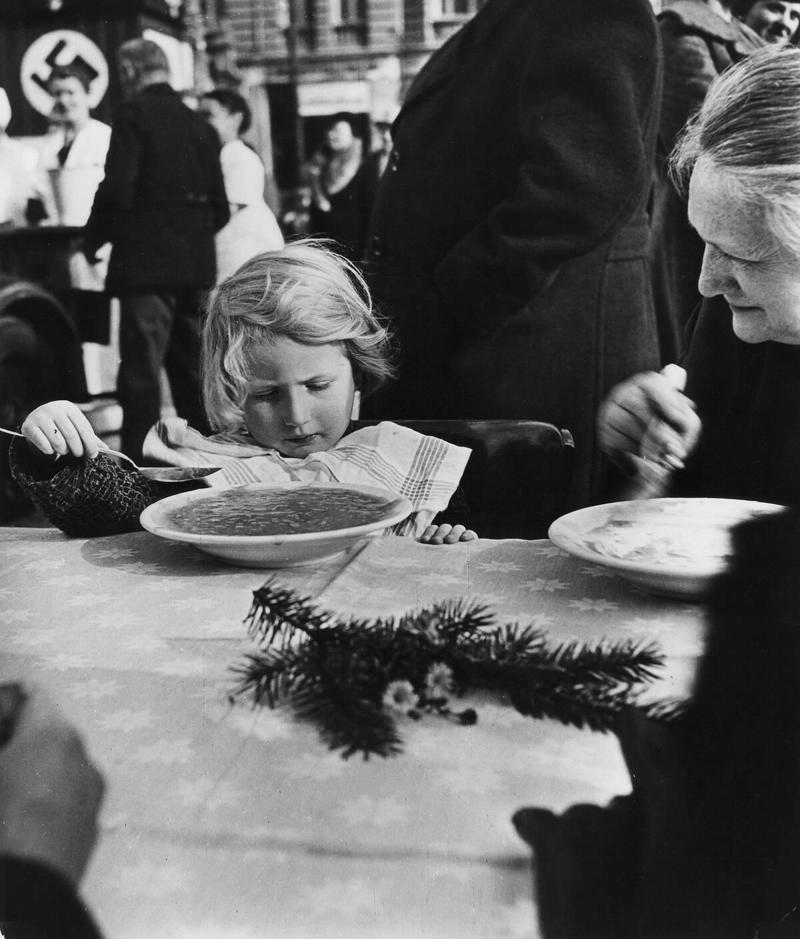 Dandelion Salad: Foraging for Flavor, Depression-Era Cabbage Soup: A Staple in Hard Times, Mock Apple Pie: Dessert Innovation without Apples, Vinegar Pie: Turning Pantry Basics into Sweets, Hoover Stew: A Mix of Leftovers and Ingenuity, Milkorno: The Original Instant Meal, Cornmeal Mush: Breakfast of Champions, Liver Loaf: A Nutrient-Rich Necessity, Peanut Butter Stuffed Onions: An Unlikely Pairing, Prune Pudding: A Sweet Treat from Simpler Ingredients, Poor Man’s Cake: Baking without Eggs and Milk, Potato Pancakes: Stretching the Spud, Mayonnaise Sandwiches: A Spread of Simplicity, Bean and Bacon Soup: A Hearty, Filling Dish, Hot Water Cornbread: Frying Up Frugality