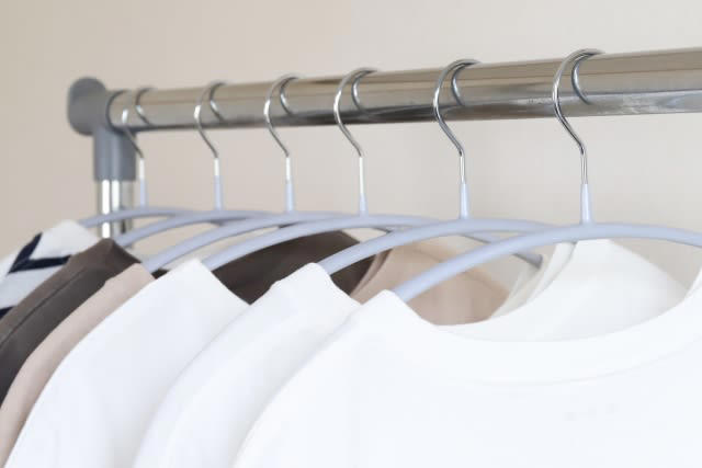 【1】セールで買ったけれど着ていない服, 【2】痛くて履けない靴, 【3】似たような服ばかり, 【4】ブランドロゴが目立つだけのバッグ, 【5】収納グッズで埋め尽くされたスペース