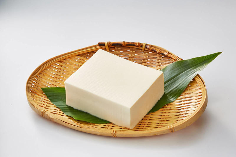木綿と絹の違いは「作り方」と「含水量」, 栄養で比べる！木綿と絹の意外な差, どんな人にどちらがおすすめ？, 調理法での正しい使い分け, 注意点：食べすぎには要注意