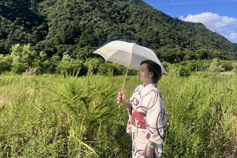 気分が上がったり下がったり、グレーヘア移行中の正直な気持ち, よく見えるメガネで見て愕然！白髪のリアル, 2000円のつけ毛が大好評。「ぼやけた髪色」に遊び心をプラス, 老化は受け入れるよりも慣れ！地毛を生かした役にも挑戦, 猛暑の夏、浴衣が大活躍。洋服よりも心地よい, 手ぬぐいも大活躍。日本古来の日常品を見直す