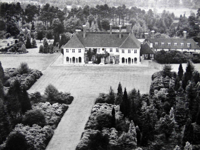 17 Bruton Street, White Lodge, 145 Piccadilly, The Royal Lodge, Y Bwthyn Bach, Birkhall, Buckingham Palace, Clarence House, Villa Guardamangia, Windlesham Moor, Sandringham, Windsor Castle, Hillsborough Castle, Palace of Holyroodhouse, Balmoral Castle