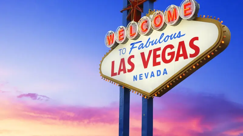 A taste adventure across America, New York, where the world eats, Nashville and its hot chicken, Orlando’s global dining mix, Tampa’s Cuban and coastal charm, Chicago’s legendary food icons, Miami’s sun-kissed flavors, Denver’s mountain-fresh menus, San Francisco’s culinary pioneers, Las Vegas eats with flair, Seattle’s seafood and coffee love, Portland’s quirky food culture, Atlanta’s southern soul and spice, Boston’s coastal classics, Houston’s world of flavors