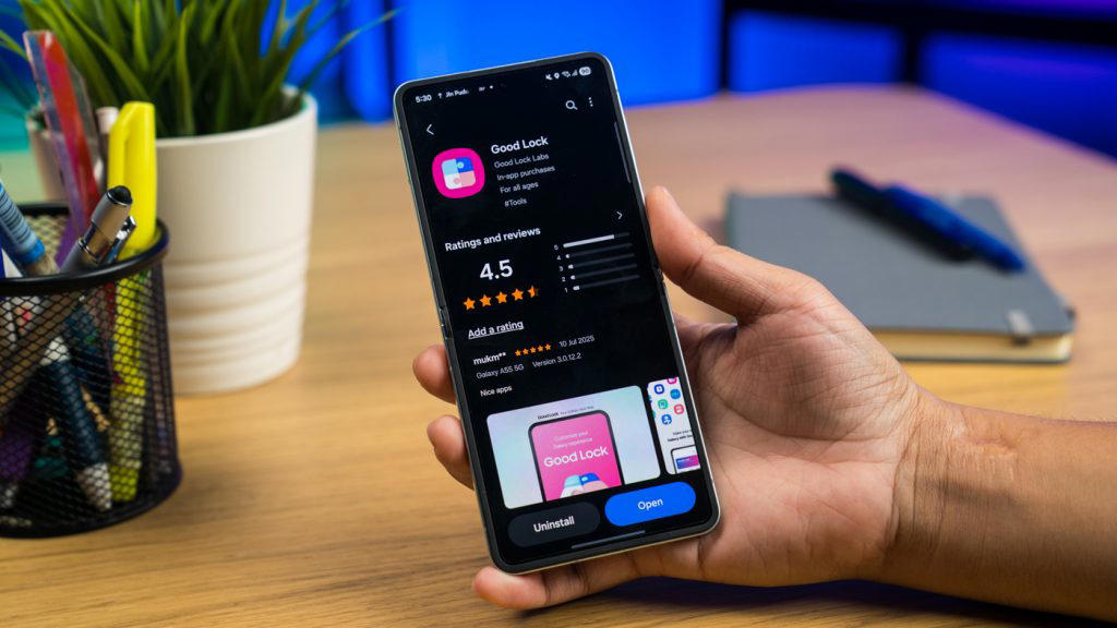 FlexWindow: Do More Without Opening Your Phone, Run Full Apps on Cover Screen, Smarter Convenience with Galaxy AI on FlexWindow, Enjoy RM600 Off With the Galaxy Z Flip7 and More!