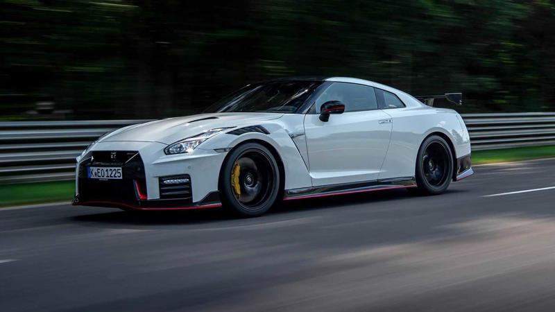 The Porsche 911 Carrera 4 GTS Set The Benchmark Of Supercar Dailys , The Nissan R35 GT-R Is A Big Coupe With Porsche Performance , Buying A GT-R Vs A Carrera 4 911 , Why The GT-R Still Feels So Modern Nearly Two Decades Later , Buying A Secondhand GT-R
