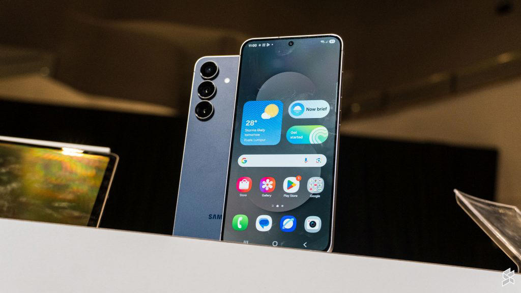Samsung Galaxy S25 FE Malaysia Price, Small but welcomed hardware upgrades, Lighter, thinner and improved durability, One UI 8 with Galaxy AI