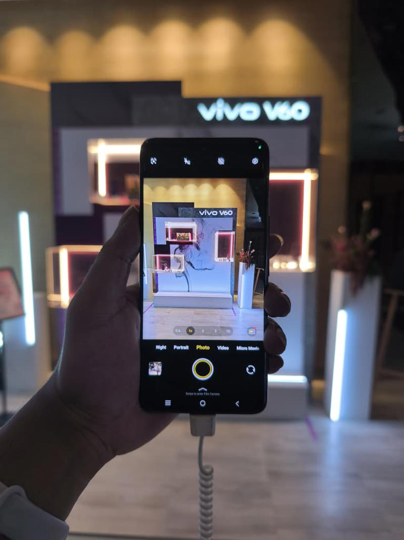 Looks &amp; Feel, Steady Performance, ZEISS Powered Cameras, AI That’s Tuned for Malaysia, Price &amp; Promos