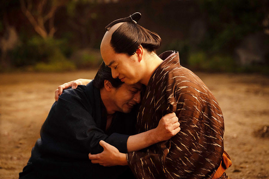 ■ 浄瑠璃仕立てで「御救い銀」を告知…第３３回あらすじ, ■ 「悪意の権化」丈右衛門だった男が今週も煽動, ■ 蔦重に凶刃！激的な出来事が連チャンで…, ■ 新之助の死にＳＮＳ号泣、憔悴する蔦重, ■ 慰める歌麿、本作りのモチベーションへ