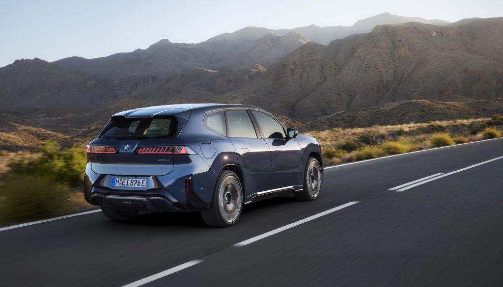 BMW iX3 50 xDrive Specs and Performance, BMW iX3 2026 Battery and Charging, Modern interior with Panoramic iDrive, BMW iX3 2026 Production and Availability