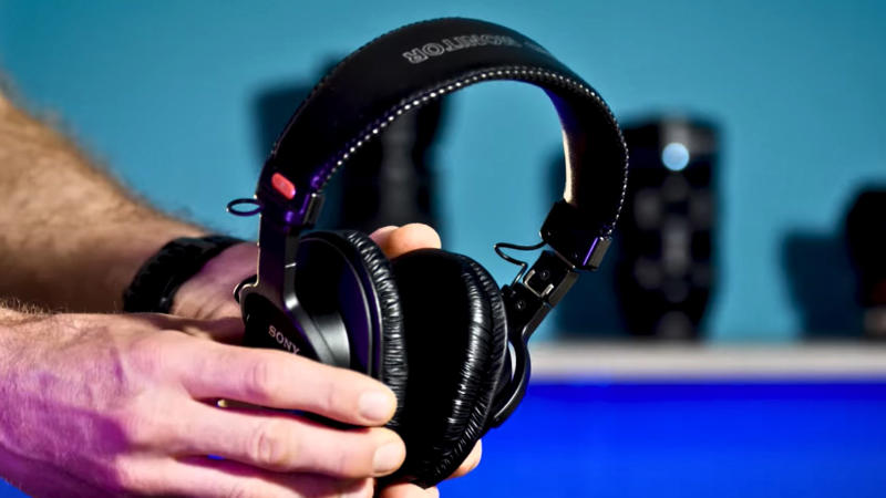 1. Sony MDR-XB400, 2. Sony MDR-V150, 3. Sony DR-BT21G, 4. Sony MDR-E9LP, 5. Sony MDR-ZX100, 6. Sony DR-BTN200, 7. Sony MDR-AS200, 8. Sony MDR-ZX110NC, 9. Sony WF-SP700N, 10. Sony MDR-V55, 1. Sony WH-1000XM5, 2. Sony WH-1000XM4, 3. Sony WH-1000XM3, 4. Sony WH-CH720N, 5. Sony WH-CH710N, 6. Sony MDR-7506, 7. Sony MDR-CD900ST, 8. Sony WF-1000XM5, 9. Sony WF-1000XM4, 10. Sony LinkBuds S