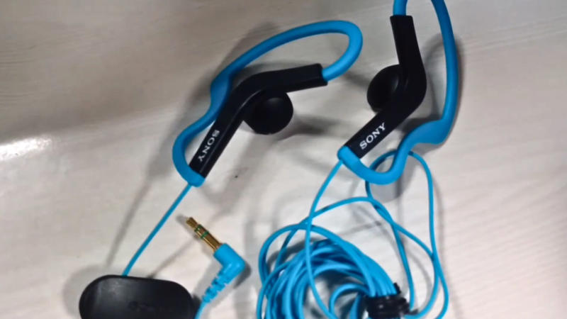 1. Sony MDR-XB400, 2. Sony MDR-V150, 3. Sony DR-BT21G, 4. Sony MDR-E9LP, 5. Sony MDR-ZX100, 6. Sony DR-BTN200, 7. Sony MDR-AS200, 8. Sony MDR-ZX110NC, 9. Sony WF-SP700N, 10. Sony MDR-V55, 1. Sony WH-1000XM5, 2. Sony WH-1000XM4, 3. Sony WH-1000XM3, 4. Sony WH-CH720N, 5. Sony WH-CH710N, 6. Sony MDR-7506, 7. Sony MDR-CD900ST, 8. Sony WF-1000XM5, 9. Sony WF-1000XM4, 10. Sony LinkBuds S