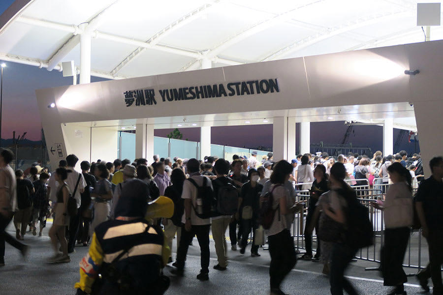 ■５位：感動の１５分間、夏空に「ブルーインパルス」が飛んだ日, ■４位：人気アイドルのライブ開催＆ナショナルデーは「コモロ」, ■３位：お盆期間で最も混雑…夜は「オールナイト万博」が話題に, ■２位：一夜限りの「合同花火大会」＆佳子さま訪問, ■１位：６月最後の土曜、『大曲の花火』で大混雑