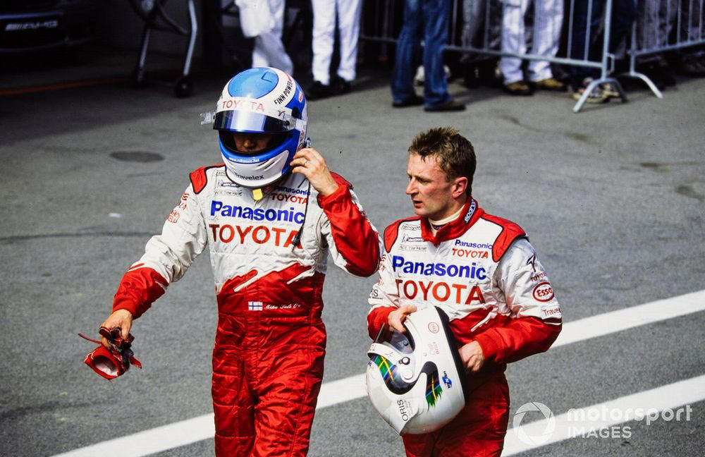 ハースF1（2016）｜ロマン・グロージャン＆エステバン・グティエレス, ロータス（2010）｜ヘイキ・コバライネン＆ヤルノ・トゥルーリ, ヴァージン（2010）｜ティモ・グロック＆ルーカス・ディ・グラッシ, HRT（2010）｜ブルーノ・セナ＆カルン・チャンドック＆山本左近＆クリスチャン・クリエン, スーパーアグリ（2006）｜佐藤琢磨＆井出有治＆フランク・モンタニー＆山本左近, トヨタ（2002）｜ミカ・サロ＆アラン・マクニッシュ, スチュワート（1997）｜ルーベンス・バリチェロ＆ヤン・マグヌッセン, ローラ（1997）｜ヴィンチェンツォ・ソスピリ＆リカルド・ロセット