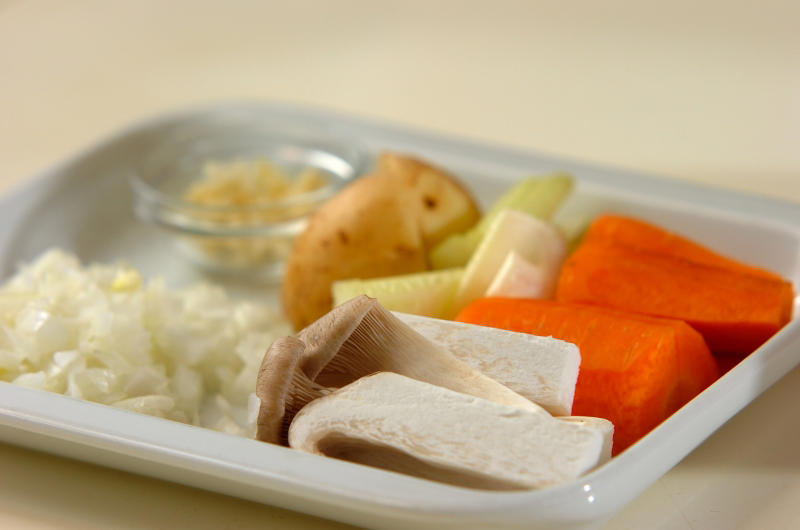 野菜たっぷりスープカレー, ソーセージのスープカレー, たっぷり夏野菜のスープカレー, 簡単1人分スープジャーdeスープカレー, レンジ圧力鍋で野菜と手羽元のスープカレー