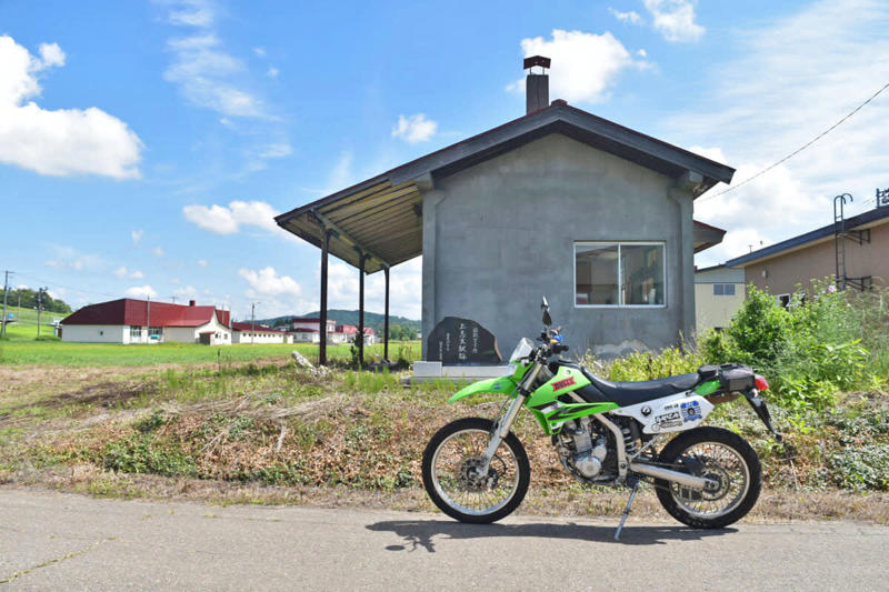 かつての炭鉱鉄道が残したもの, 志文駅──静かな出発点, 上志文駅跡──スキー場のそばの静けさ, 朝日駅──鉄道公園に残る記憶, 美流渡──かつての主要駅と謎めいたカフェ, 万字炭山駅──静かに自然へ還る終着点, 錆びたレールの向こうに、確かにあった時間