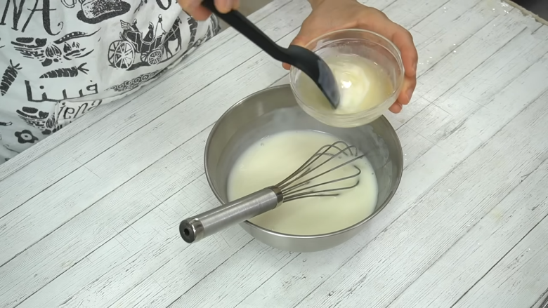 ・用意するもの, 1．粉ゼラチンをお湯で溶かす, 2．ヨーグルトとグラニュー糖を湯煎に当てながら混ぜる, 4．生クリームにレモン汁を加え、泡立てる, 5．3を数回に分けて4に加え、みかんを入れる, 6．タッパーに入れ、冷蔵庫で2～3時間冷やし固める, 7．トッピング用のみかんをヨーグルトムースにのせて完成！