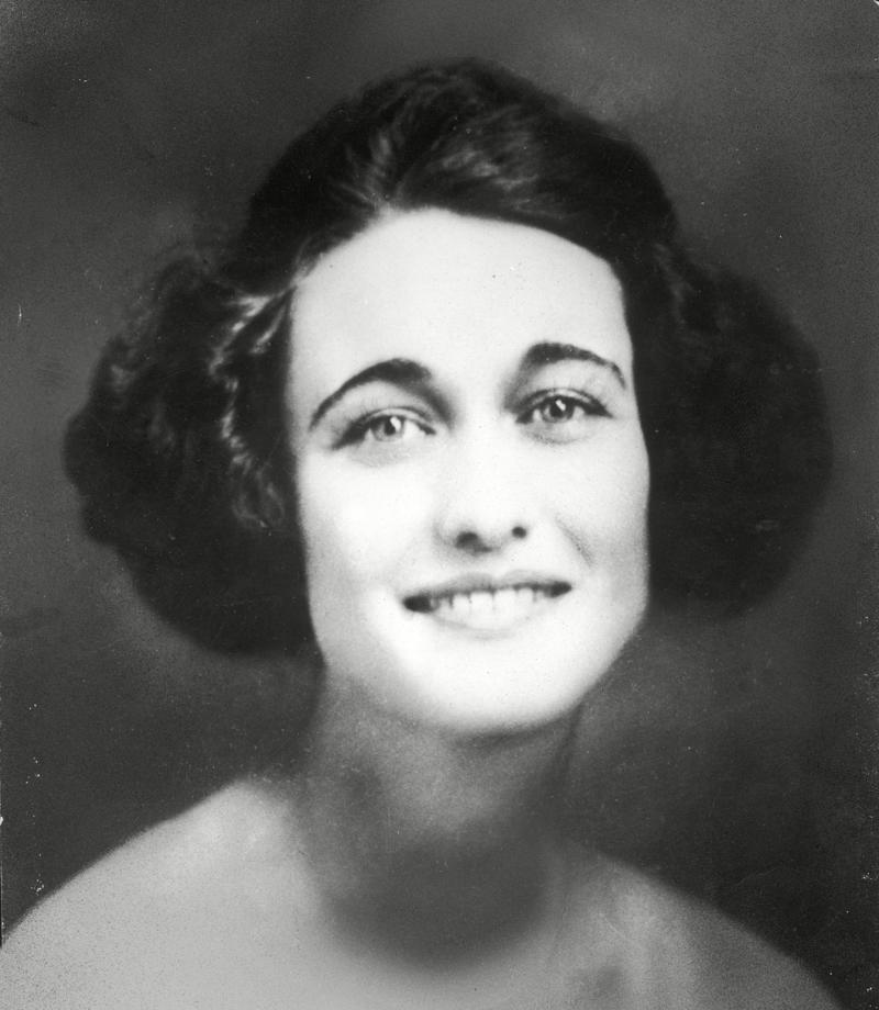 Wallis Simpson, before she became the Duchess of Windsor George V, the Prince Harry of his time, George V, with his older brother, Albert Victor, George V's kids, including two future kings, Future (and now former) King Edward VIII, with his great-grandmum, Victoria, Wallis Simpson, before she became the Duchess of Windsor, Baby Queen Elizabeth II with her parents, A rare swimsuit photo of Elizabeth II, Lady Diana Spencer as a schoolteacher, Princess Margaret with nephew, the Prince of Wales, A somber moment, Grandmum's birthday, Princess Beatrice and Princess Eugenie in Miami, Royally cute