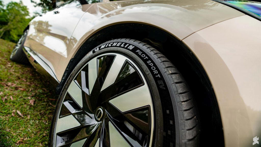 What we liked about the Volvo EX90 Ultra Twin, The Missed Opportunities, Flawed Flagship?, Performance, Range and Charging, The EX90 feels like an unfinished product