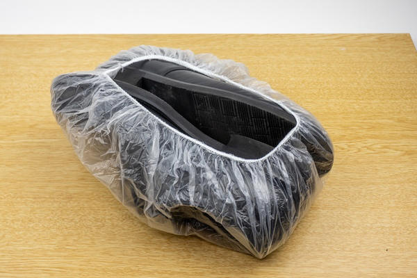 【1】スーツケースに手荷物をかけられる「ベビーカーフック」, 【2】スリ対策の救世主！「ファスナークリップ」, 【3】荷物を床に置かずにすむ「コンパクトフック」, 【4】靴カバーやレインガードに！「シャワーキャップ」, 【5】海外でごくごく麦茶が飲める！「ペットボトル用麦茶」