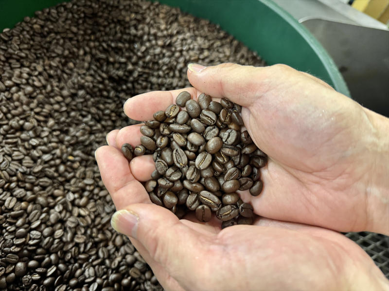コーヒー豆選びから焙煎まですべて自社で行う, 焙煎工場を見学！コーヒーができるまで, びっくりドンキーのコーヒーは2種類ある, コーヒーカップも可愛い, コーヒーに対する情熱がアツい