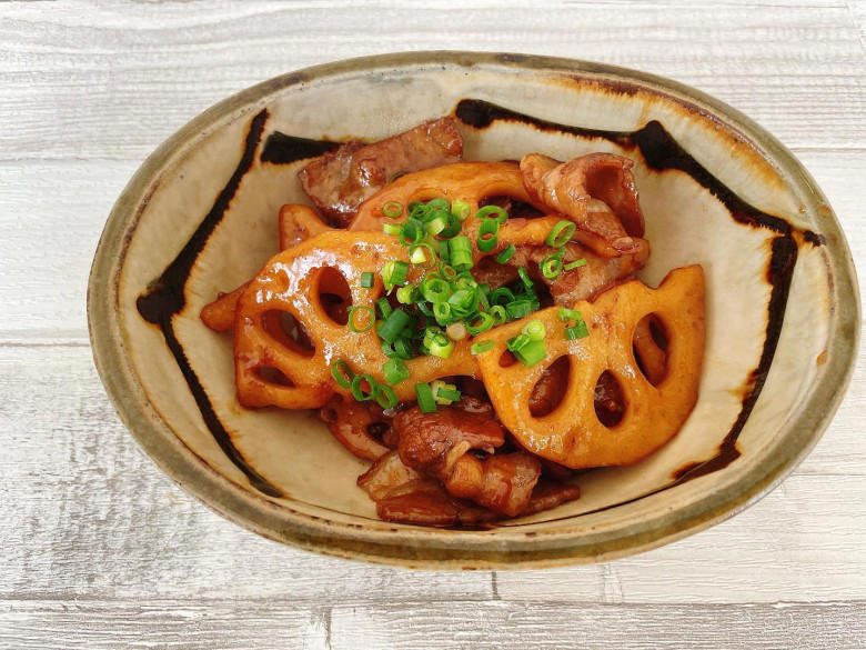 ・ズッキーニと生ハムのオイルマリネ, ・さつまいもの甘煮, ・とうもろこしの唐揚げ, ・なめたけの卵焼き, ・アスパラベーコンチーズ巻き, ・山芋の豚肉巻き, ・カツオのたたき, ・豚バラ甘酢レンコン, ・カレイの煮つけ, ・牛肉のチンジャオロース, ・鶏ネギ黒酢あんかけ, ・さばのミネストローネ