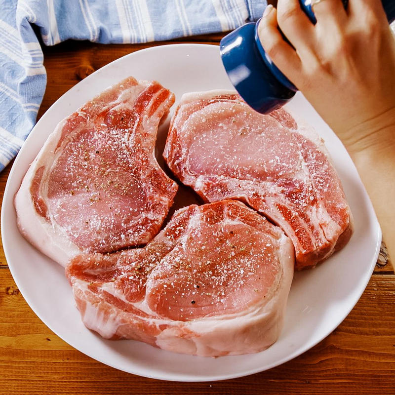 How To Make Smothered Pork Chops, Recipe Tips, What To Serve With Smothered Pork Chops, Made This?, Ingredients, Directions