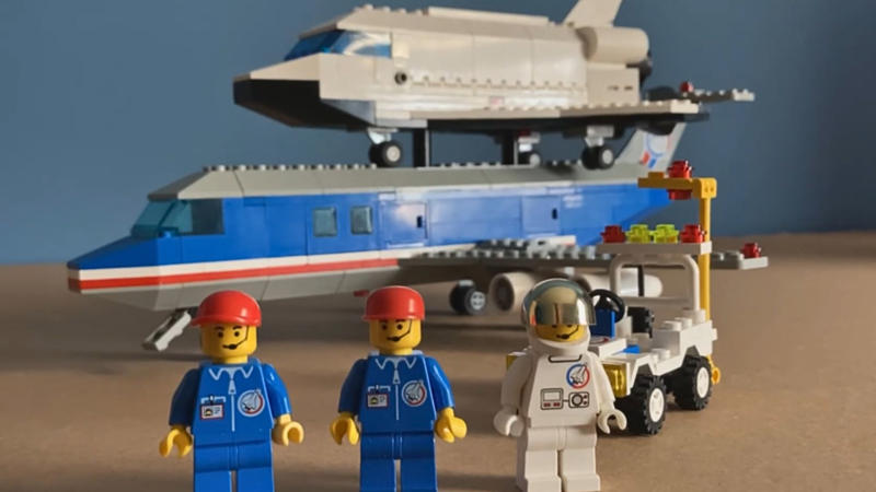 1. Black Seas Barracuda (6285), 2. Ice Planet Deep Freeze Defender (6973), 3. Launch Command Shuttle (6544), 4. Aquazone Neptune Discovery Lab (6195), 5. Ninja Fortress (6093), 6. Exploriens Explorien Starship (6982), 7. Space Police II Galactic Mediator (6984), 8. Royal Knight’s Castle (6090), 9. Rock Raiders Chrome Crusher (4970), 10. UFO Interstellar Starfighter (6979), 11. Adventurers' Temple Of Anubis (5978), 12. Western Fort Legoredo (6769), 13. Divers Shark Cage Cove (6555), 14. Time Cruisers Flying Time Vessel (6492), 15. Spyrius Blacktron Saucer Centurion (6939), 16. Adventurers Jungle River Expedition (5986), 17. Ninja Samurai Stronghold (6083), 18. Aquazone Stingray Stormer (6198), 19. Technic Super Car (8880), 20. Model Team Highway Rig (5580)