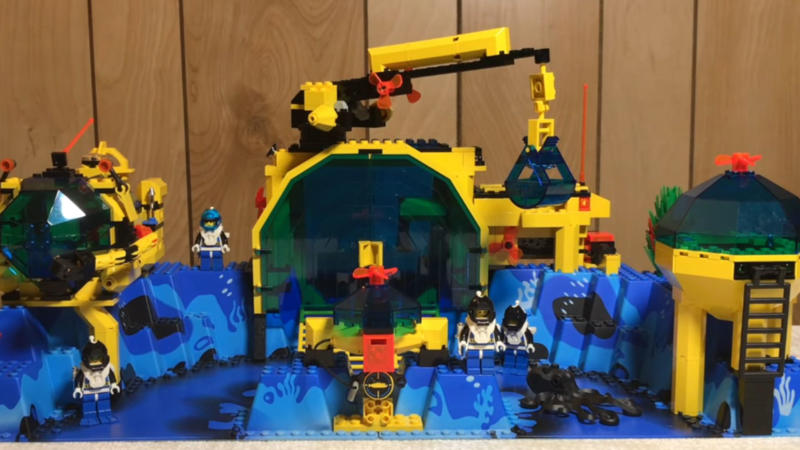 1. Black Seas Barracuda (6285), 2. Ice Planet Deep Freeze Defender (6973), 3. Launch Command Shuttle (6544), 4. Aquazone Neptune Discovery Lab (6195), 5. Ninja Fortress (6093), 6. Exploriens Explorien Starship (6982), 7. Space Police II Galactic Mediator (6984), 8. Royal Knight’s Castle (6090), 9. Rock Raiders Chrome Crusher (4970), 10. UFO Interstellar Starfighter (6979), 11. Adventurers' Temple Of Anubis (5978), 12. Western Fort Legoredo (6769), 13. Divers Shark Cage Cove (6555), 14. Time Cruisers Flying Time Vessel (6492), 15. Spyrius Blacktron Saucer Centurion (6939), 16. Adventurers Jungle River Expedition (5986), 17. Ninja Samurai Stronghold (6083), 18. Aquazone Stingray Stormer (6198), 19. Technic Super Car (8880), 20. Model Team Highway Rig (5580)