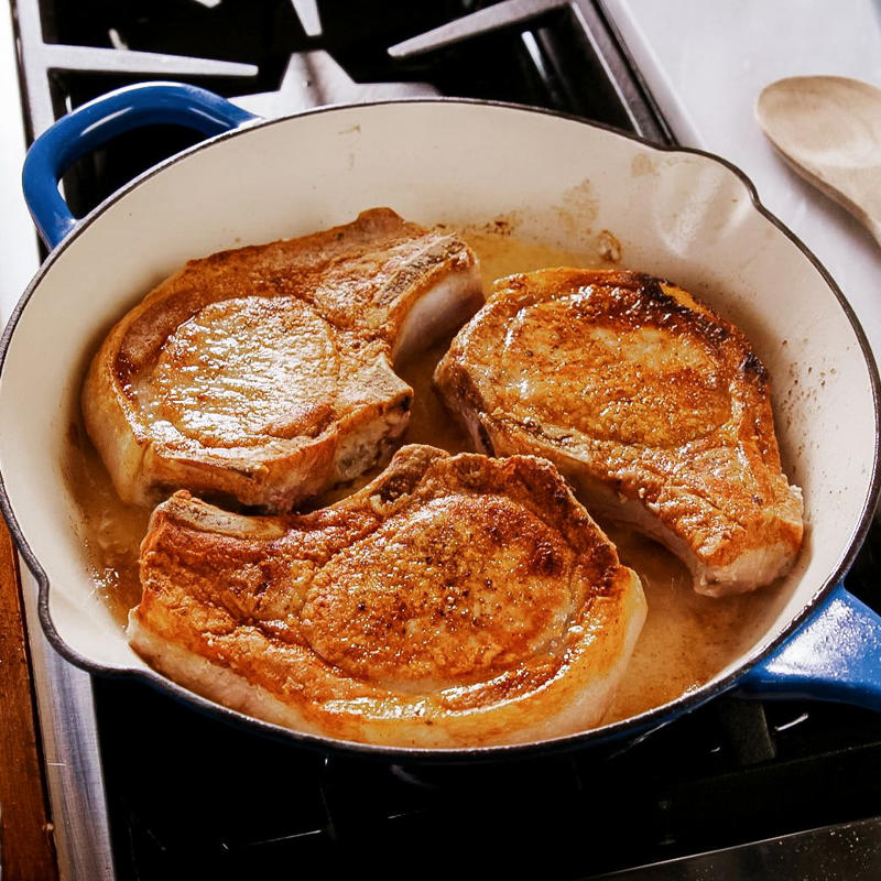 How To Make Smothered Pork Chops, Recipe Tips, What To Serve With Smothered Pork Chops, Made This?, Ingredients, Directions