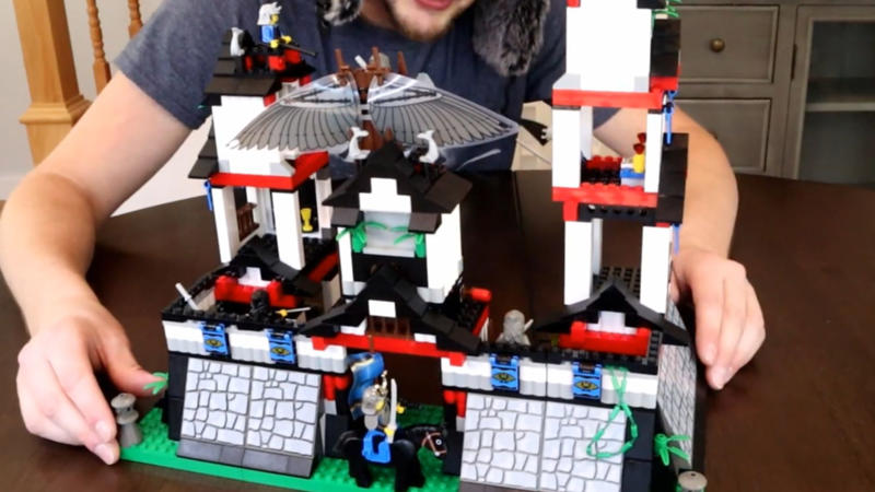 1. Black Seas Barracuda (6285), 2. Ice Planet Deep Freeze Defender (6973), 3. Launch Command Shuttle (6544), 4. Aquazone Neptune Discovery Lab (6195), 5. Ninja Fortress (6093), 6. Exploriens Explorien Starship (6982), 7. Space Police II Galactic Mediator (6984), 8. Royal Knight’s Castle (6090), 9. Rock Raiders Chrome Crusher (4970), 10. UFO Interstellar Starfighter (6979), 11. Adventurers' Temple Of Anubis (5978), 12. Western Fort Legoredo (6769), 13. Divers Shark Cage Cove (6555), 14. Time Cruisers Flying Time Vessel (6492), 15. Spyrius Blacktron Saucer Centurion (6939), 16. Adventurers Jungle River Expedition (5986), 17. Ninja Samurai Stronghold (6083), 18. Aquazone Stingray Stormer (6198), 19. Technic Super Car (8880), 20. Model Team Highway Rig (5580)