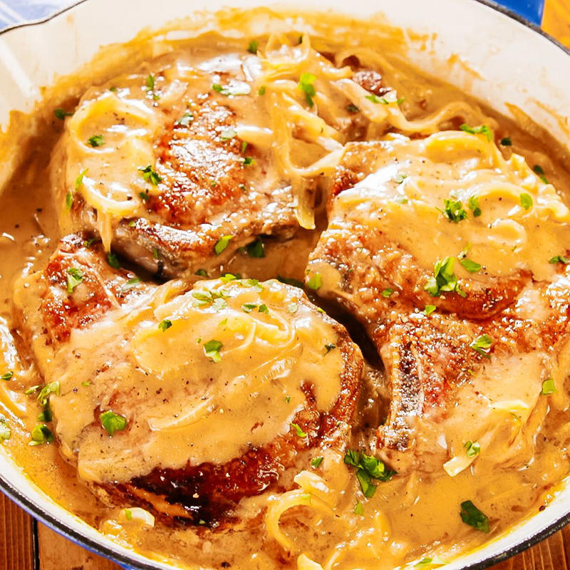 How To Make Smothered Pork Chops, Recipe Tips, What To Serve With Smothered Pork Chops, Made This?, Ingredients, Directions