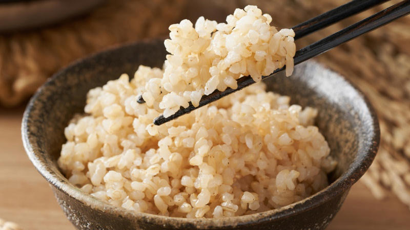 そもそも糖化とはどういう現象？わかりやすく解説, 糖化が引き起こす症状　美容・健康への影響, 糖化の主な原因と老化を加速させる生活習慣, 糖化を防ぐ！アンチエイジングに効果的な食べ物・飲み物, 糖化を改善し、若々しさを保つ生活習慣とは？, 糖化の進行度をチェック！老化リスクを診断する方法, 毎日の習慣で糖化を防ぎ、年齢に負けない肌と体へ
