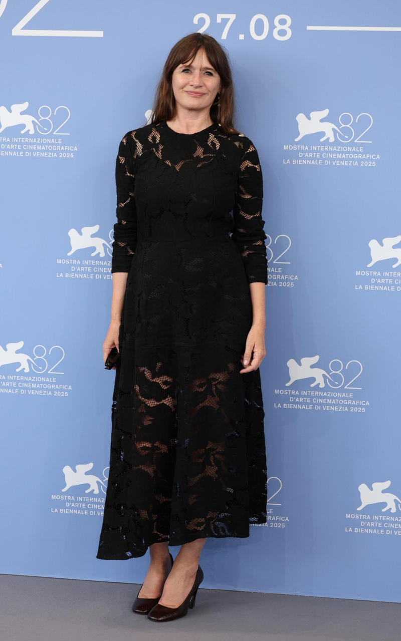 Emily Mortimer Venice Film Festival 2025, Clooneys, Laura Dern, Eve Hewson, Naomi Watts and Billy Crudup, Riley Keough, Noah Baumbach and Greta Gerwig, Alba Rohrwacher, Emily Mortimer, Shailene Woodley, Adam Sandler, Nicole Avant, Emma Stone, Alicia Silverstone, Noomi Rapace, Willem Dafoe, Chioma Nnadi, Jesse Plemons, Kim Novak, Kim Kardashian, Cate Blanchett, Tilda Swinton, Heidi Klum, George Clooney, Noomi Rapace., Emanuela Fanelli