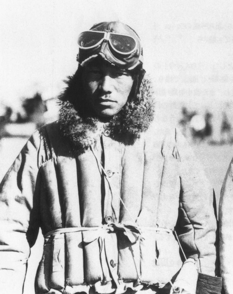 ポツダム宣言受諾までの道のり, 終戦してもなお続く戦争状態, 「特攻」ではなく「生きて戦う」ことを第一に, 「徹底抗戦」の意も空しく, 大西中将が死に際に託した「一言」, 抗戦断念に舵を切るも…, 「空を飛んだら、もう命は惜しくない」, 三〇二空叛乱事件の収束, 厚木飛行場に残された機の片付け, 土をかぶされ“消えた”厚木基地の飛行機