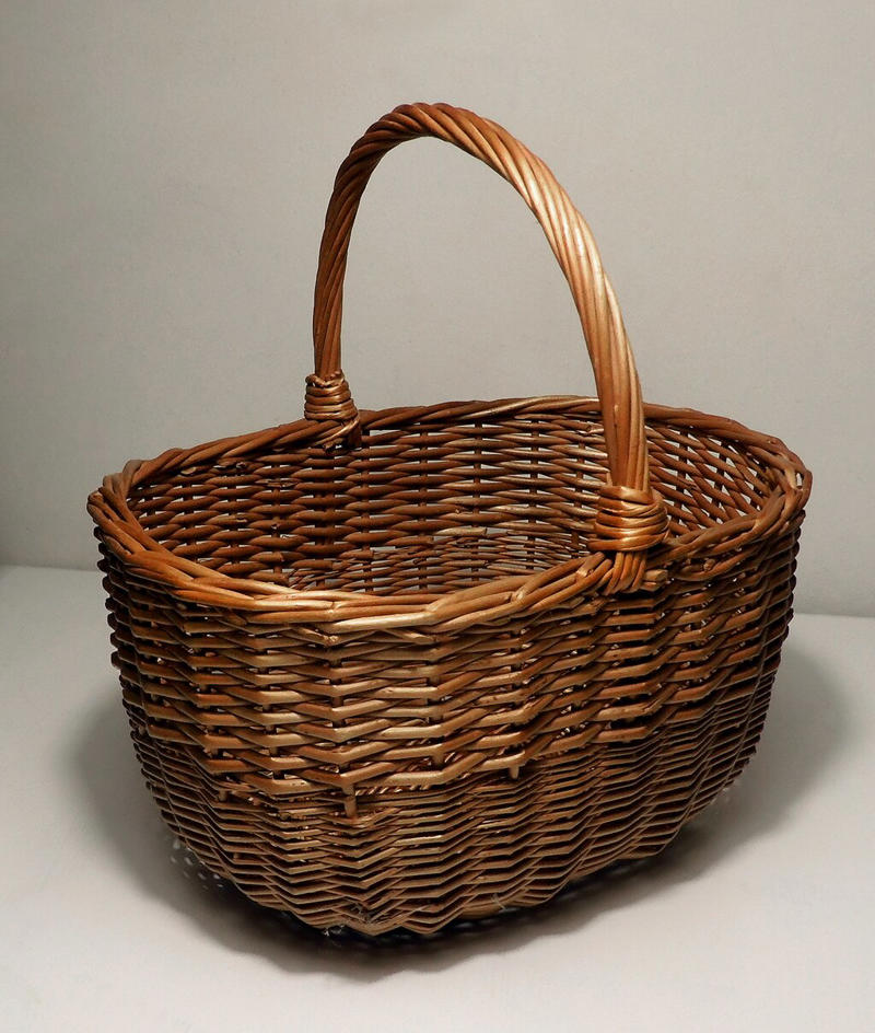 Handmade Rattan Fruit Basket Marble Rolling Pin With Wooden Cradle, Gold-Plated Salt And Pepper Grinders, Handcrafted Walnut Cutting Board, Crystal Glass Oil And Vinegar Cruet, Copper Hanging Pot Rack, Brass Utensil Holder, Vintage-Inspired Ceramic Butter Dish, Porcelain Mortar And Pestle, Engraved Stainless Steel Measuring Spoons, Artisan Linen Apron, Handmade Rattan Fruit Basket, Etched Glass Canister Set, Polished Stone Cheese Board, Sculptural Wooden Spoon Rest, Elegant Wine Decanter With Stopper