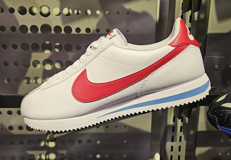 Nike Cortez Enjoyed a Surprise Revival Nike Air Jordan 1 Started It All, Converse Chuck Taylor All-Star Became a Punk Legend, Nike Mag Predicted the Future of Sneakers, Adidas Superstar Took the Hip-hop World by Storm, Adidas Yeezy Boost 350 Defined the 2000s, Reebok Pump Became a Basketball Superstar, Nike Air Force 1 Embraced Minimalism, Vans Old Skool Offered a Retro Throwback, Nike Cortez Enjoyed a Surprise Revival, Fila Disruptor II Became a 90s Symbol, Puma Suede Dominated Street Culture, Nike SB Dunk Low Caused Riots, New Balance 574 Delighted Influencers, Reebok Club C 85 Exploded On the Scene, ASICS Gel-Lyte III Featured Hit Collaborations