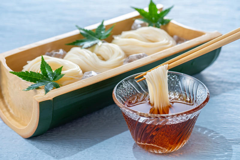 ・「そうめん、好きなつけだれは？」の結果は…, ・「そうめん、好きな食べ方は？」の結果は…, ・「夏にそうめんを食べる頻度は？」の結果は…, ・「この中で食べてみたいそうめんは？」の結果は…