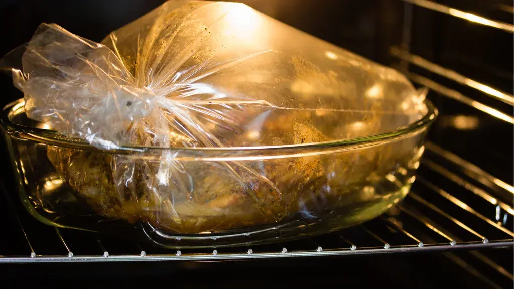 Why cook a roast in an oven bag?, Best meats for pot roast in a bag, How to cook a pot roast in an oven bag, Cooking times: how long to cook a roast in an oven bag