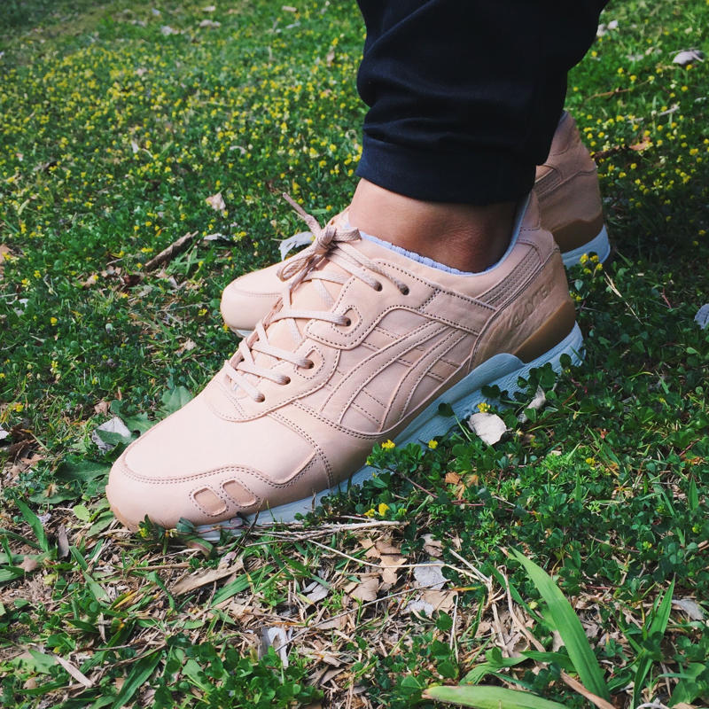 ASICS Gel-Lyte III Featured Hit Collaborations Nike Air Jordan 1 Started It All, Converse Chuck Taylor All-Star Became a Punk Legend, Nike Mag Predicted the Future of Sneakers, Adidas Superstar Took the Hip-hop World by Storm, Adidas Yeezy Boost 350 Defined the 2000s, Reebok Pump Became a Basketball Superstar, Nike Air Force 1 Embraced Minimalism, Vans Old Skool Offered a Retro Throwback, Nike Cortez Enjoyed a Surprise Revival, Fila Disruptor II Became a 90s Symbol, Puma Suede Dominated Street Culture, Nike SB Dunk Low Caused Riots, New Balance 574 Delighted Influencers, Reebok Club C 85 Exploded On the Scene, ASICS Gel-Lyte III Featured Hit Collaborations