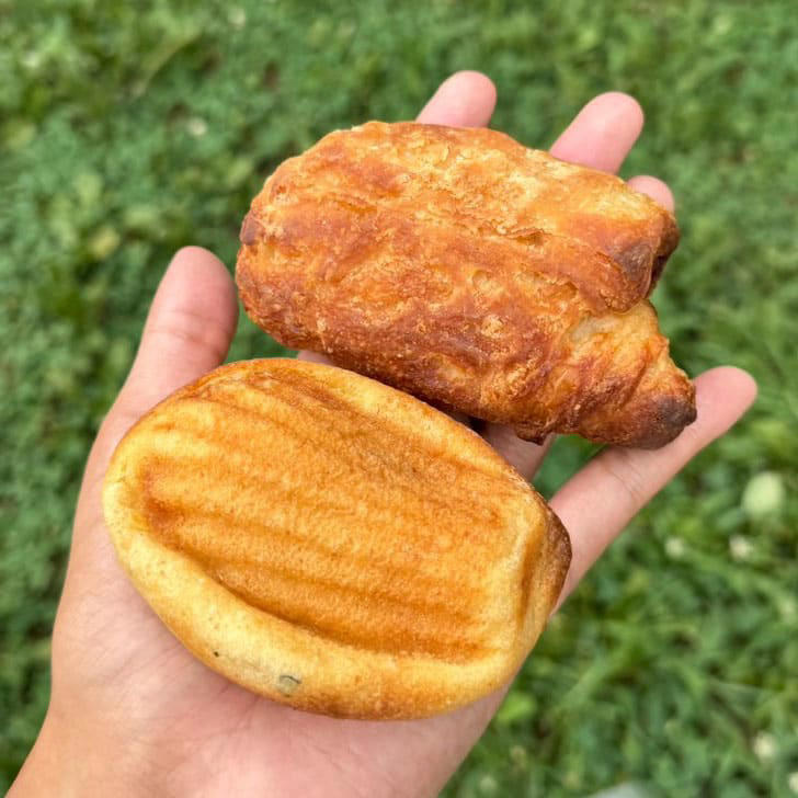 AMATOの「福岡のパン＆スイーツ」, 今注目のお店！「福岡のニューオープンパン＆話題スイーツ3選」, 1. ティラミスメロンパンが福岡初上陸「MOROBAAU」/福岡市中央区大名, 2. パン好きの間で話題のおしゃれベーカリー「épi」/福岡市博多区美野島, 3. まるで美術館のような隠れ家スイーツ店「パウンディ」/福岡市中央区六本松, ★AMATOの「福岡最新グルメ」記事の更新を知りたい方