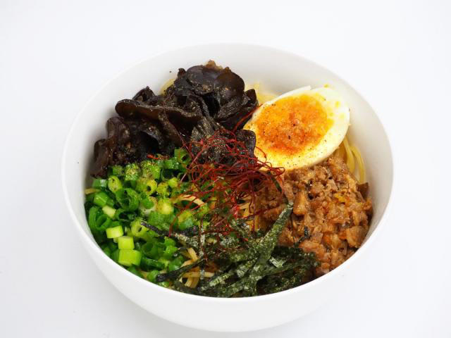 買物公園にある「BOOKMARK CAFE」 , 「BOOKMARK CAFE」の人気メニューはシビ旨パスタ！ , 9月からは「旭川しょうゆまぜそばパスタ」が販売！ , 「人の声であふれる場所に」オーナーの植木さん 
