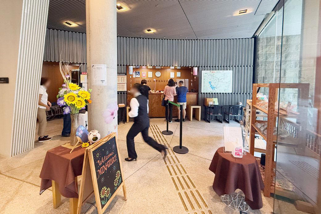 やや貧乏な初老夫婦でも贅沢な旅行ができたワケ, 港区民だけの特権!? 箱根旅行が1泊9000円, 直通バスまであって、至れり尽くせり, 港区立 大平台みなと荘は全25室の山肌にたたずむ立派な旅館