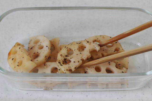 種もワタも食べられる！「ピーマンの肉詰め」「れんこんのレンジ煮」2品弁当, 1品目 ピーマンの肉詰め, 2品目 れんこんのレンジ煮, 「心が楽になる2品弁当」のルール