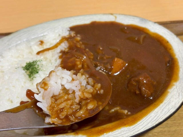 ・ハヤシライスが熱い街　山県市, ・レストラン「山県ごはん」で岐阜グルメ三昧, ・岐阜名産しいたけ入り！ ハヤシライスの深い味わい, ・とろーり卵が贅沢なオムハヤシ, ・清流美どりの唐揚げは想像以上のインパクト, ・関牛乳ソフトで〆る岐阜グルメ旅, ・旅をより楽しむなら岐阜グルメ！, ・今回訪れた店舗の詳細