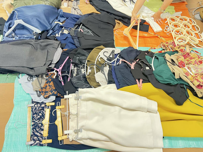 1：「着た服」と「着なかった服」を分ける, 2：くたびれた服はワンアクションで処分, 3：来年のシーズンの「１軍服」を決める, 掃除と収納グッズの見直しも！クローゼットの“仕組み”も整える, 季節の変わり目はクローゼットを整えるチャンス！