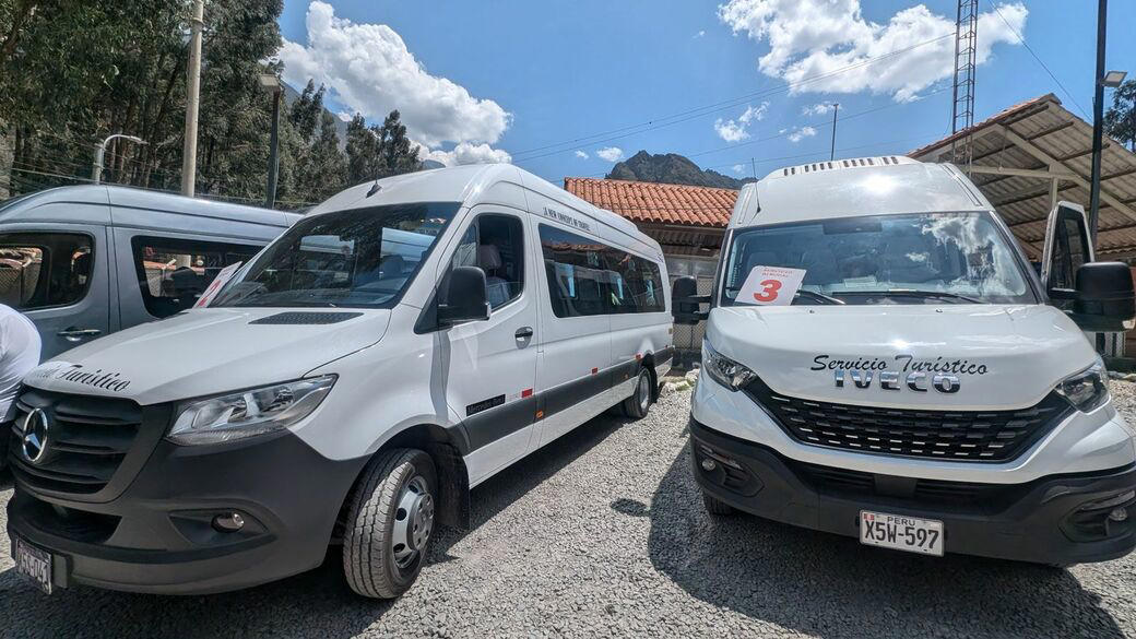 スイッチバックの連続でゆっくり進む列車, 心地よいホスピタリティー, 帰りはバスと「インカレール」のルートで, 絶景を楽しめた2時間ほどのバスの旅, AIより「自分の好奇心」頼み